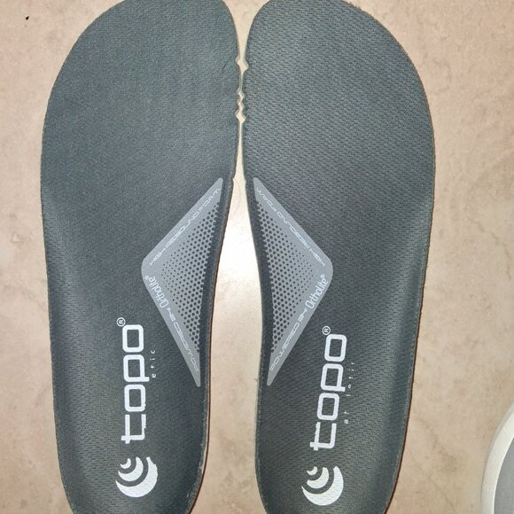 Topo Phantom 3 WIDE. Men's 7.5 2E or Women's 8.5  2E - Picture 4 of 5